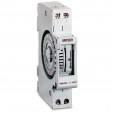DIN-rail timer with one channel and daily program, synchronous drive, analogue
