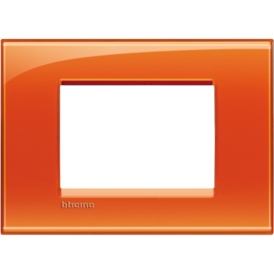 Bticino LivingLight Рамка Итальянский стандарт Orange 3- местная