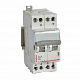 Changeover switch - double 2-way with centre point- 400 V~ - 32 A - 2 modules