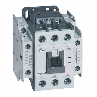 3-pole contactors CTX? 40 - 32 A - 230 V~ - 2 NO + 2 NC - screw terminals