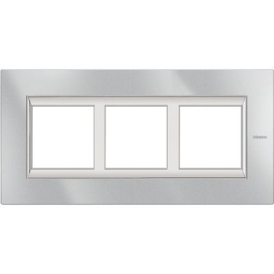 Axolute Рамка RECTANGULAR Tech 3 местная - для вертикального монтажа