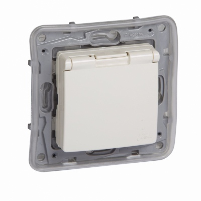 2P+E German std socket outlet Niloe -with shut. -IP44 + flap -auto. term. -ivory