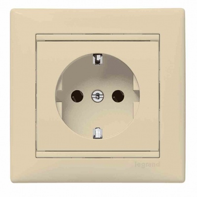 PRISE 2P+T SCHUKO A VOLET