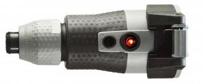 Kontakt ligzda 2P+E elamīda ar vāciņu pelēka ar melnu IP54