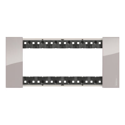 LivingNow рамка Aura 6 местная