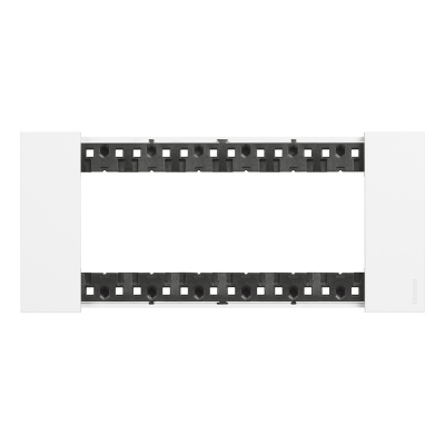 LivingNow рамка White 6 местная