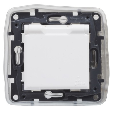 Niloe Step balts Rozete ar zemējumu , ar bērnu aizsardzību un vāciņu IP44