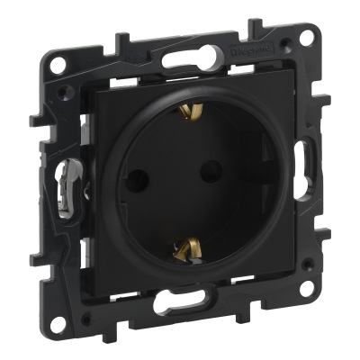 Niloe Step melns Rozete ar zemējumu , ar bērnu aizsardzību , skrūvējami kontakti